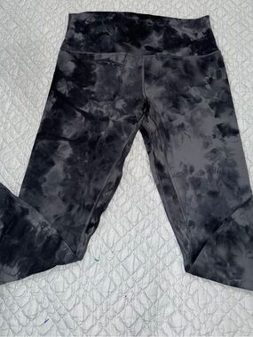 Authentic Lululemon Align Crop Leggings Women’s Sz 12 Gray Graphite Tie Dye Yoga